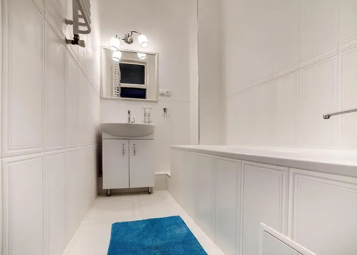 On Kulisha Street Apartment